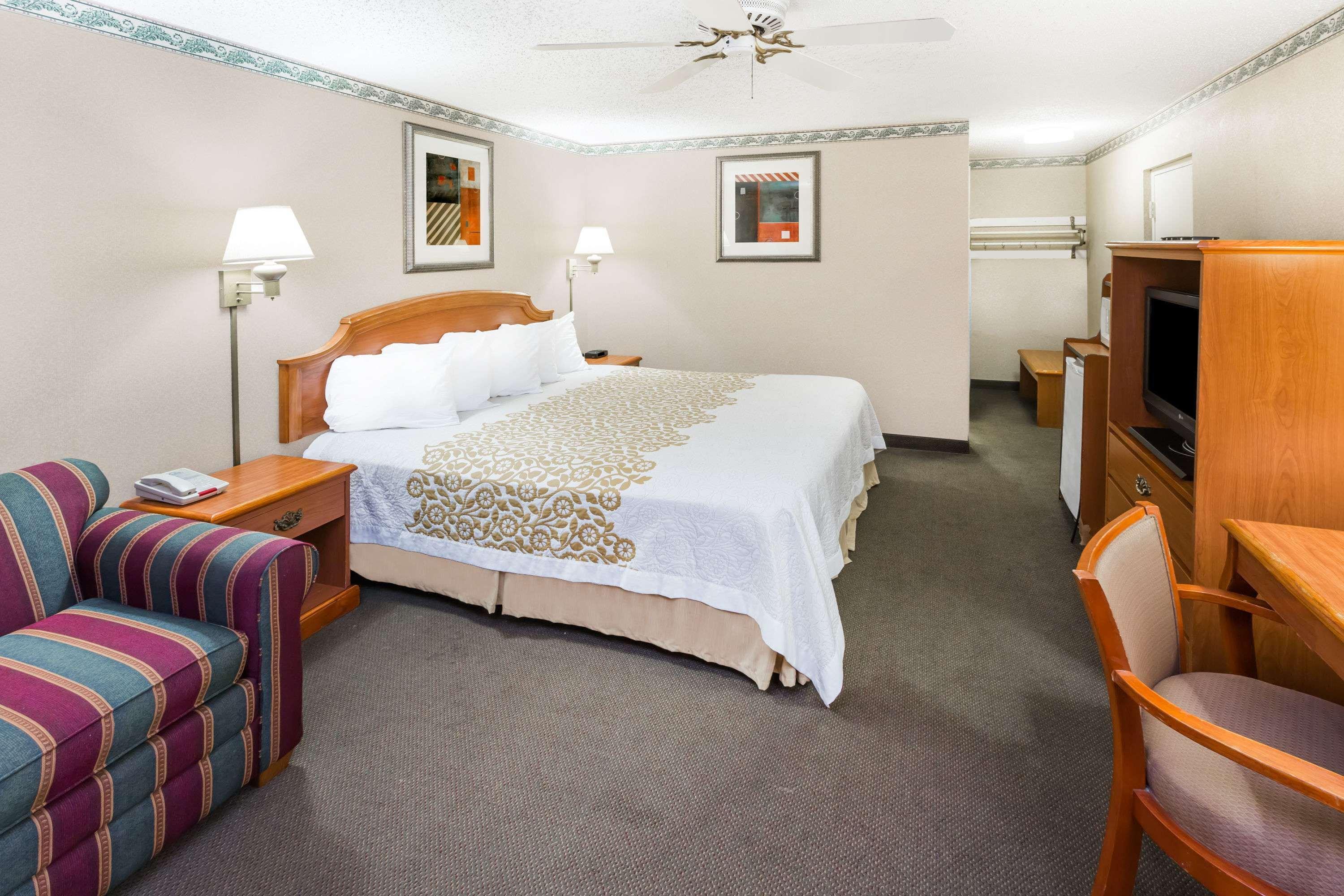 Days Inn By Wyndham Batesville Extérieur photo