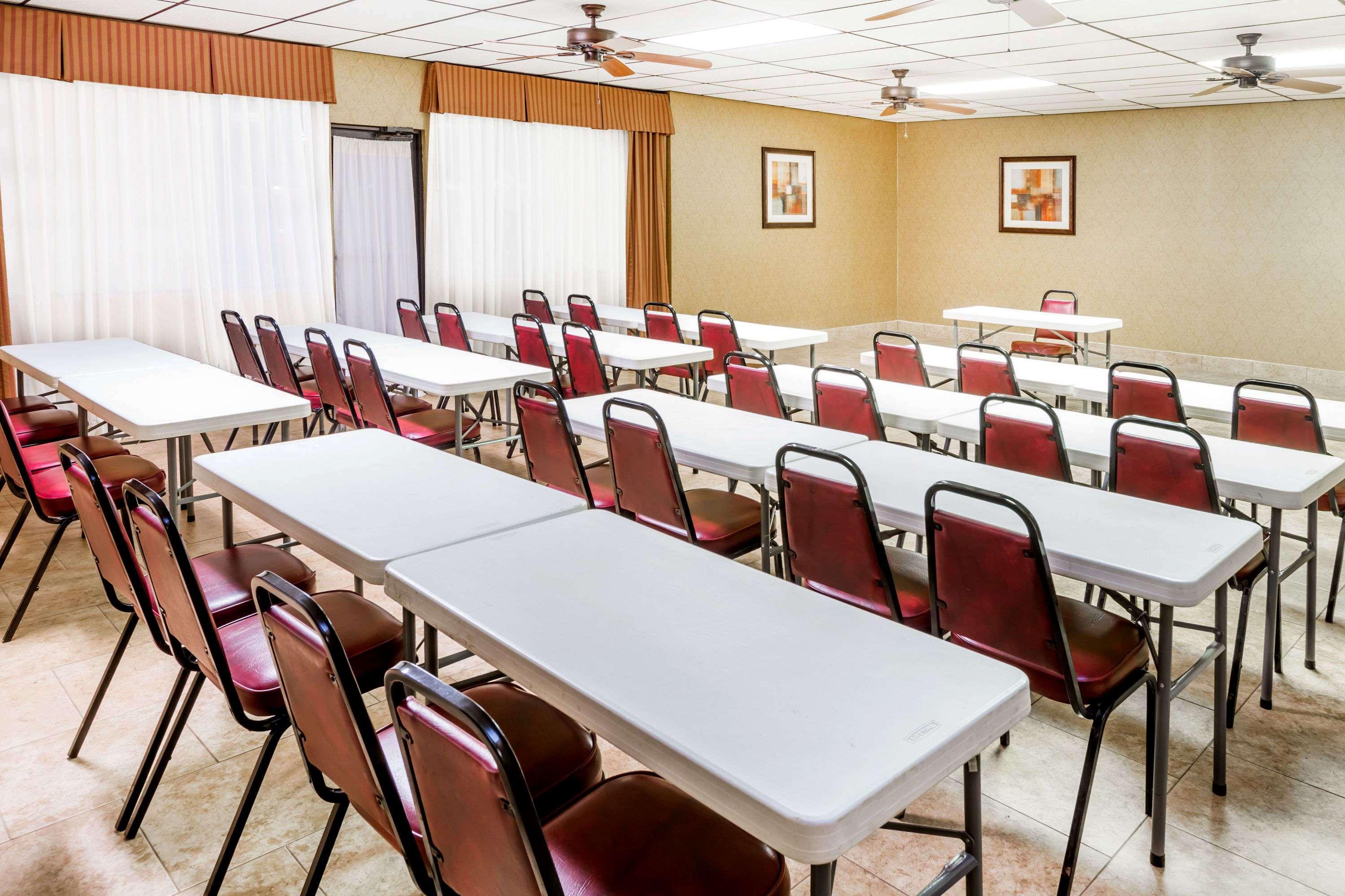 Days Inn By Wyndham Batesville Extérieur photo