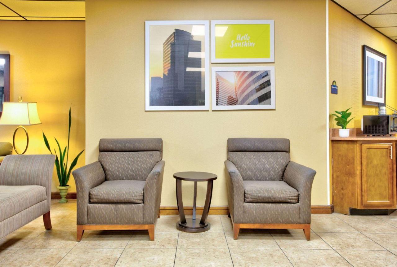 Days Inn By Wyndham Batesville Extérieur photo
