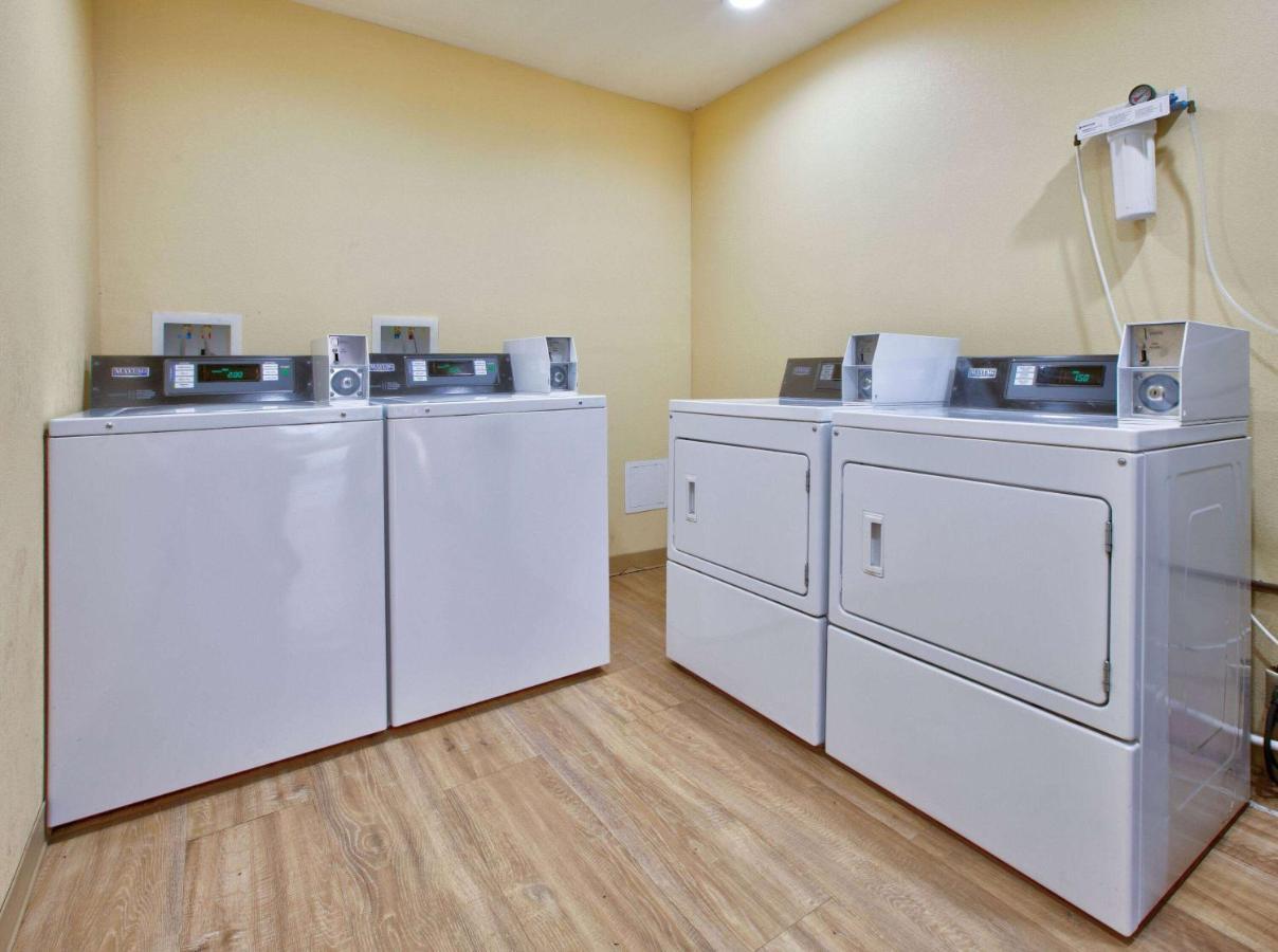 Days Inn By Wyndham Batesville Extérieur photo