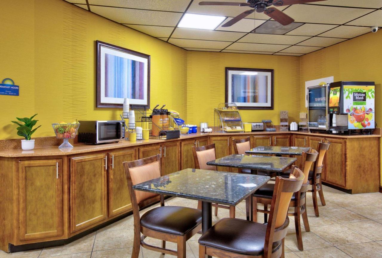 Days Inn By Wyndham Batesville Extérieur photo